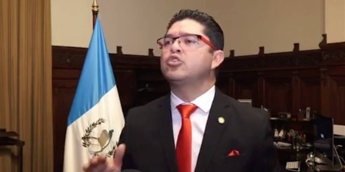 Gobierno asegura que destituyó al viceministro de Salud y que no renunció como él dice