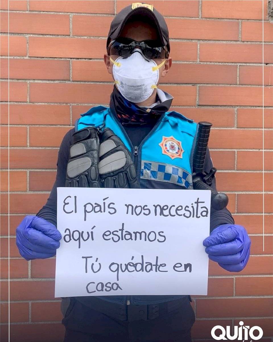 Agentes de Control envían mensaje a los habitantes de Quito