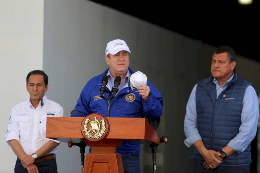 Alejandro Giammattei en el Parque de la Industria