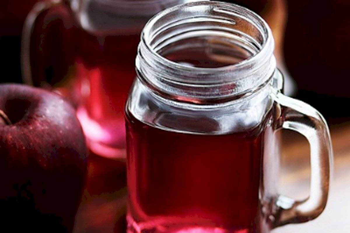 Cómo hacer gárgaras con vinagre de manzana y aliviar el dolor de garganta