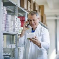Adultos mayores muestran preocupación por el precio de los medicamentos recetados