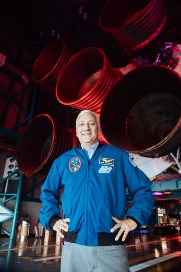 Michael Massimino, ex astronauta de la NASA y la primera persona en twittear desde el espacio