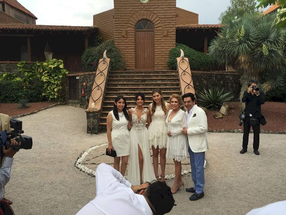 Aislinn Derbez: La clara genética y belleza que heredó de su oculta madre