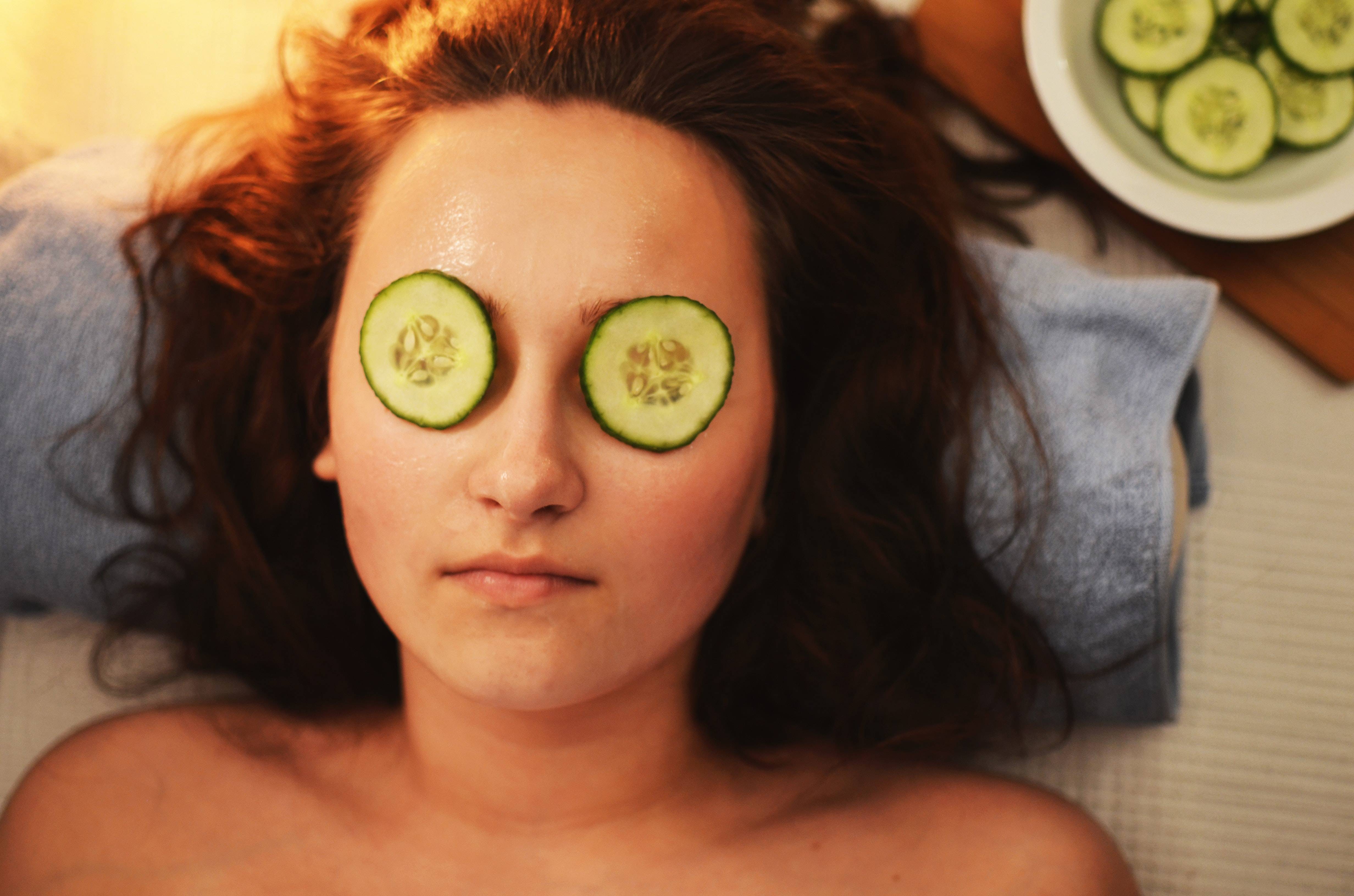 Suaviza tu rostro con una mascarilla de miel orgánica, leche y plátano Mascarilla