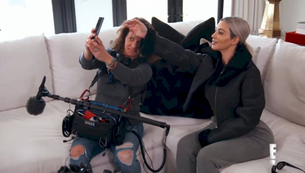 Kim Kardashian reveals her incredible creativity to take selfies with a wizard