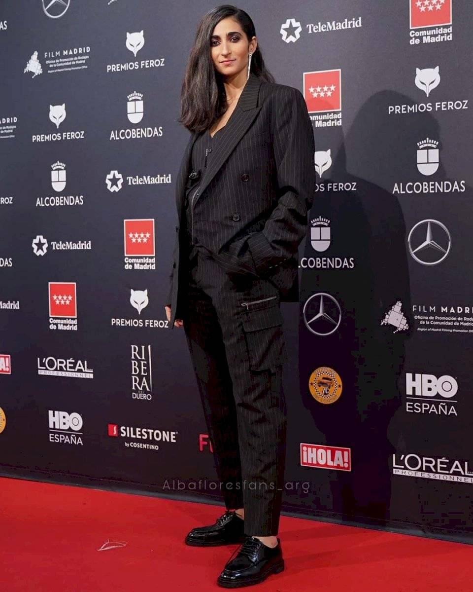 Así son los outfits de Alba Flores, la feminista de la Casa de Papel que impone la moda con sus blazers