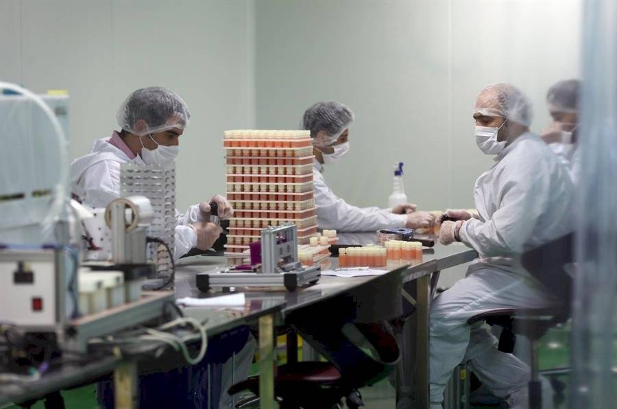 Irán inaugura una línea de producción de test de anticuerpos del coronavirus
