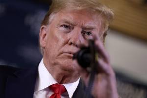 Presidente Trump se refugia en un búnker de Casa Blanca