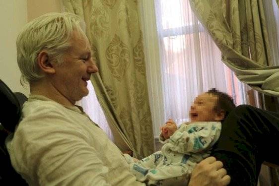 Julian Assange tuvo dos hijos mientras estuvo en embajada de Ecuador