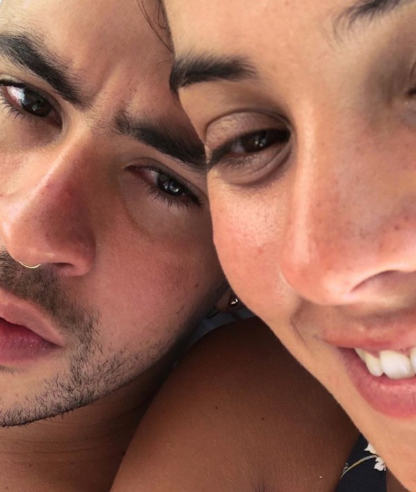 Bad Bunny y su novia en cuarentena