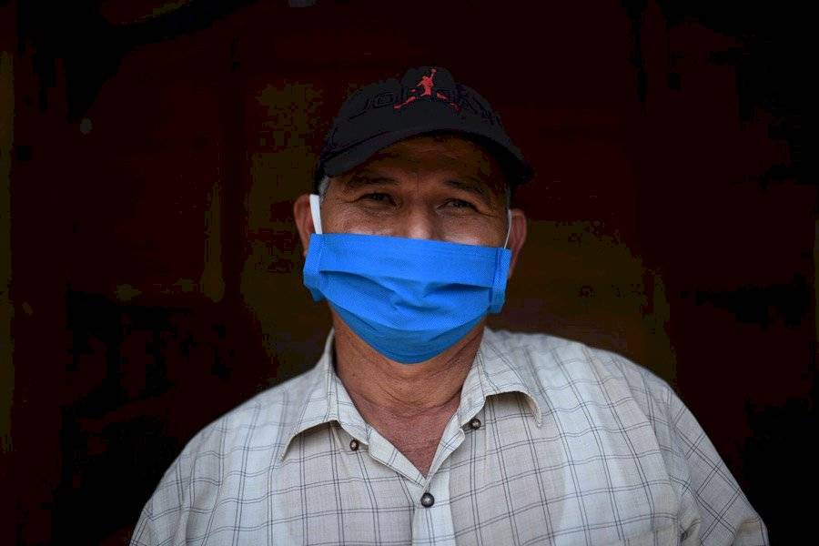 Margarito Pereira vende sandías en La Terminal