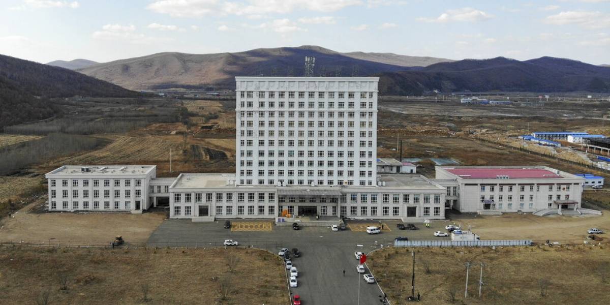 Temor de rebrote de covid-19 por casos importados: China habilita en seis días hospital para tratar a pacientes sin síntomas