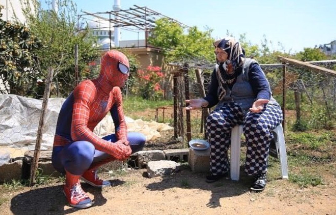 Spiderman también lucha contra el coronavirus Spiderman también lucha contra el coronavirus