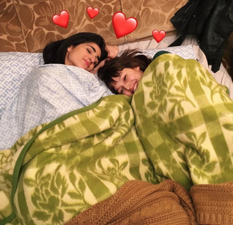 Alba Flores y Úrsula Corberó en un día de grabación de La Casa de Papel