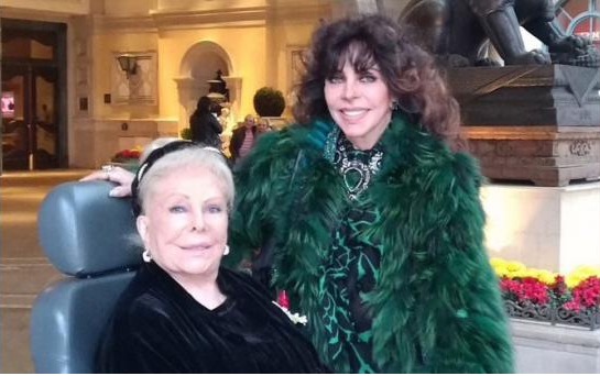 Verónica Castro junto a su mamá, Socorro.