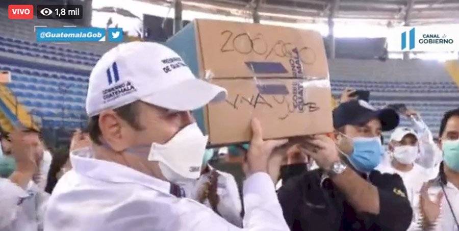 Caja 200 mil de víveres fue firmada por el presidente