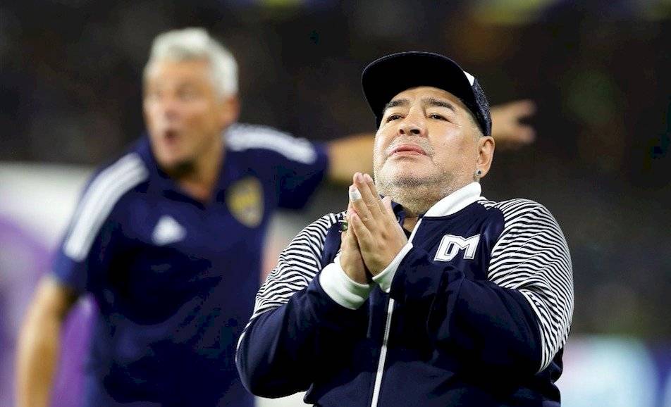 La AFA dará por terminada su temporada y salva del descenso a Diego Maradona