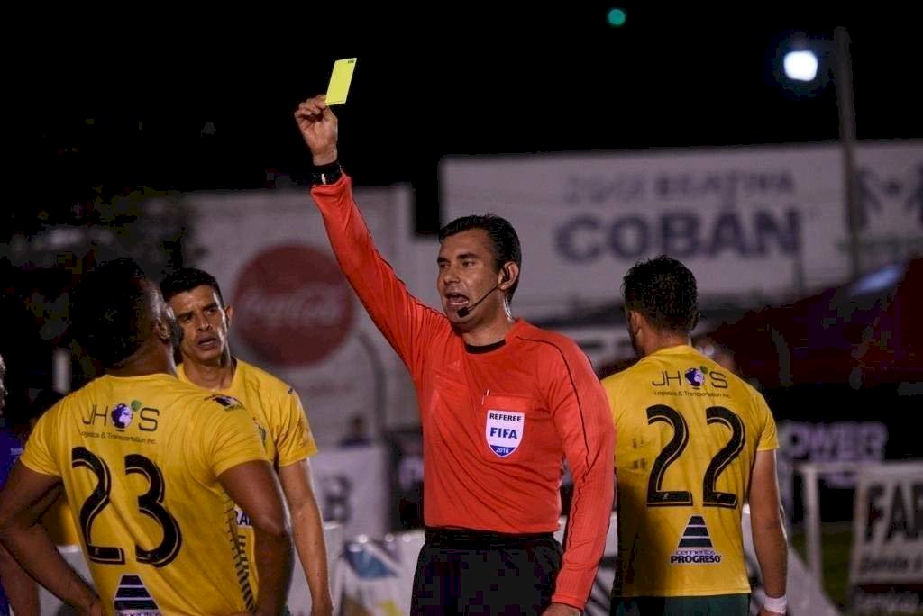 Mario Escobar dice que la Concacaf lo monitorea por medio de una aplicación