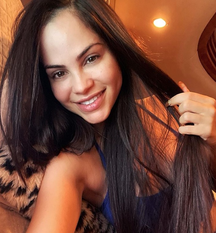 Natti Natasha publicó foto en el Viernes Santo