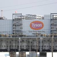 Tyson suspende a supervisores por apostar sobre COVID-19