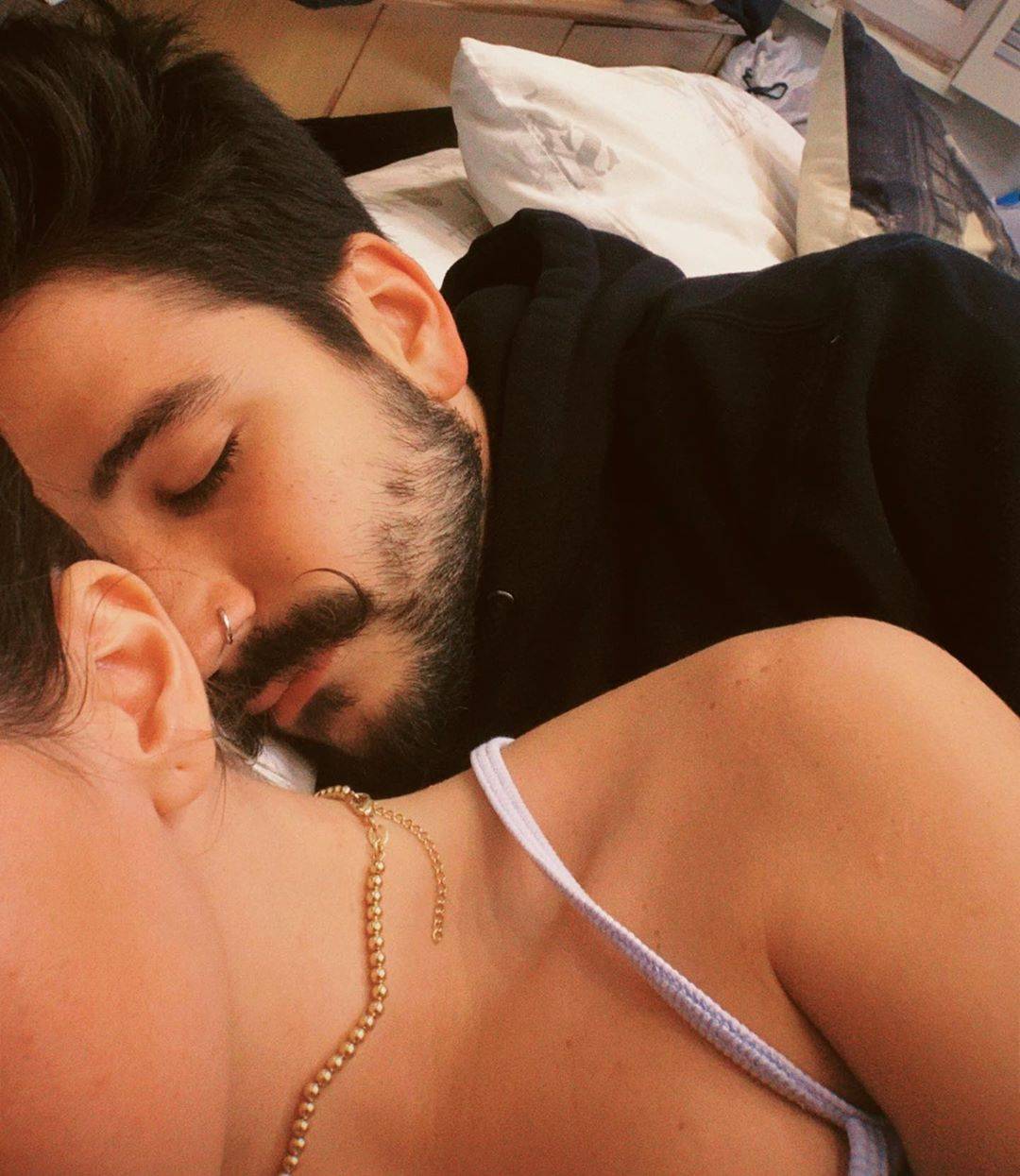 Evaluna Montaner compartió una foto desde la intimidad de su cama junto con su esposo Camilo Echeverry