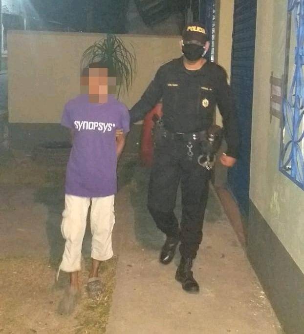 Detienen a señalado de atacar con machete a su esposa en Petén
