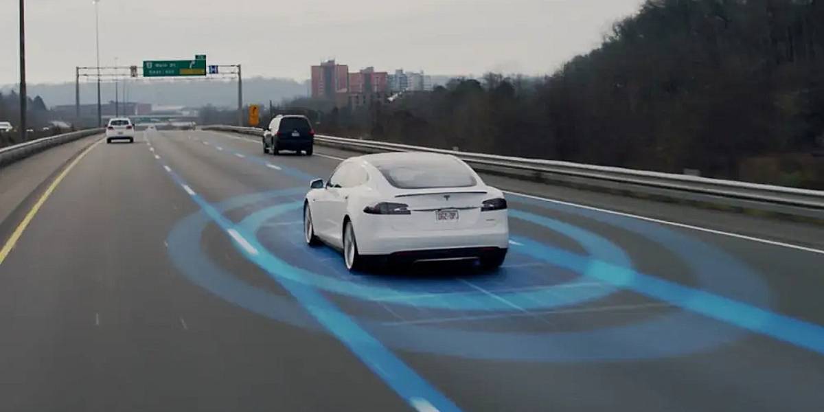 Tesla: el autopiloto ahora puede detectar señales y luces de transito