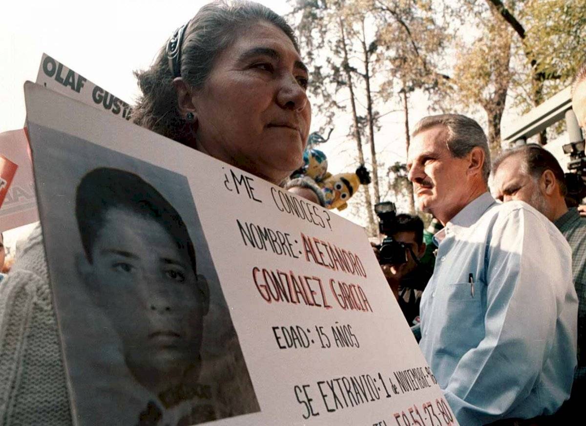 En el mismo evento, un grupo de padres de infantes desaparecidos narraron a Labastida sus casos y la falta de apoyo gubernamental para buscar a sus hijos, algunos de los cuales llevan hasta 8 años perdidos.