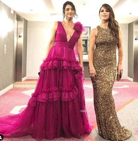 Aislinn Derbez y Alessandra Rosaldo