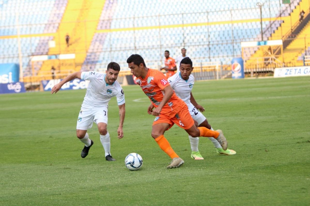 FIFA sanciona a Sanarete por deuda con Fabián Castillo