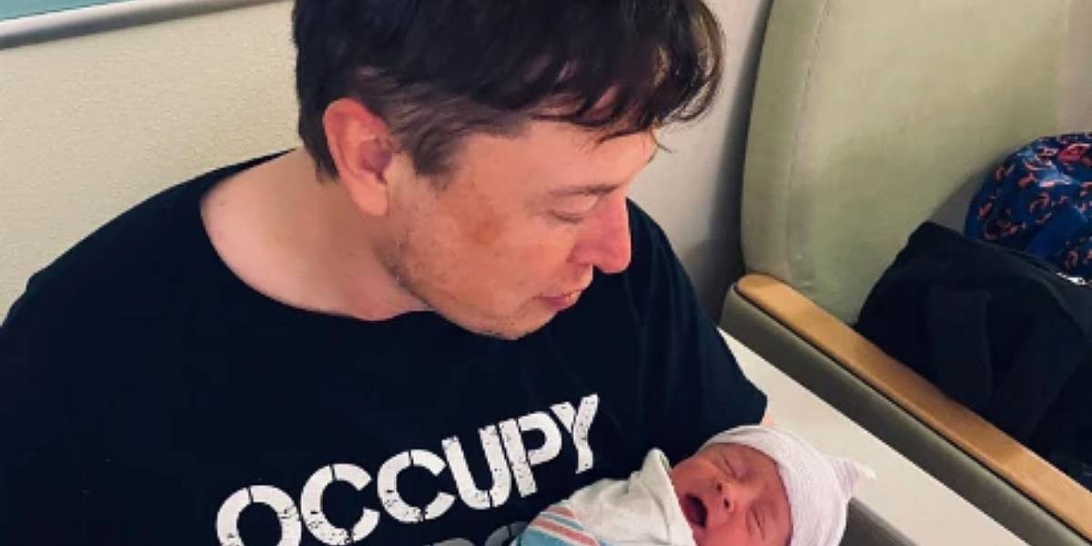 Elon Musk sube primera foto de su hijo con filtro de tatuajes
