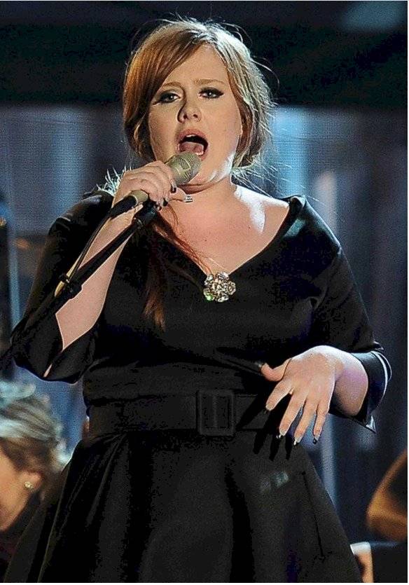 Adele, cantante británica, cumplió 32 años