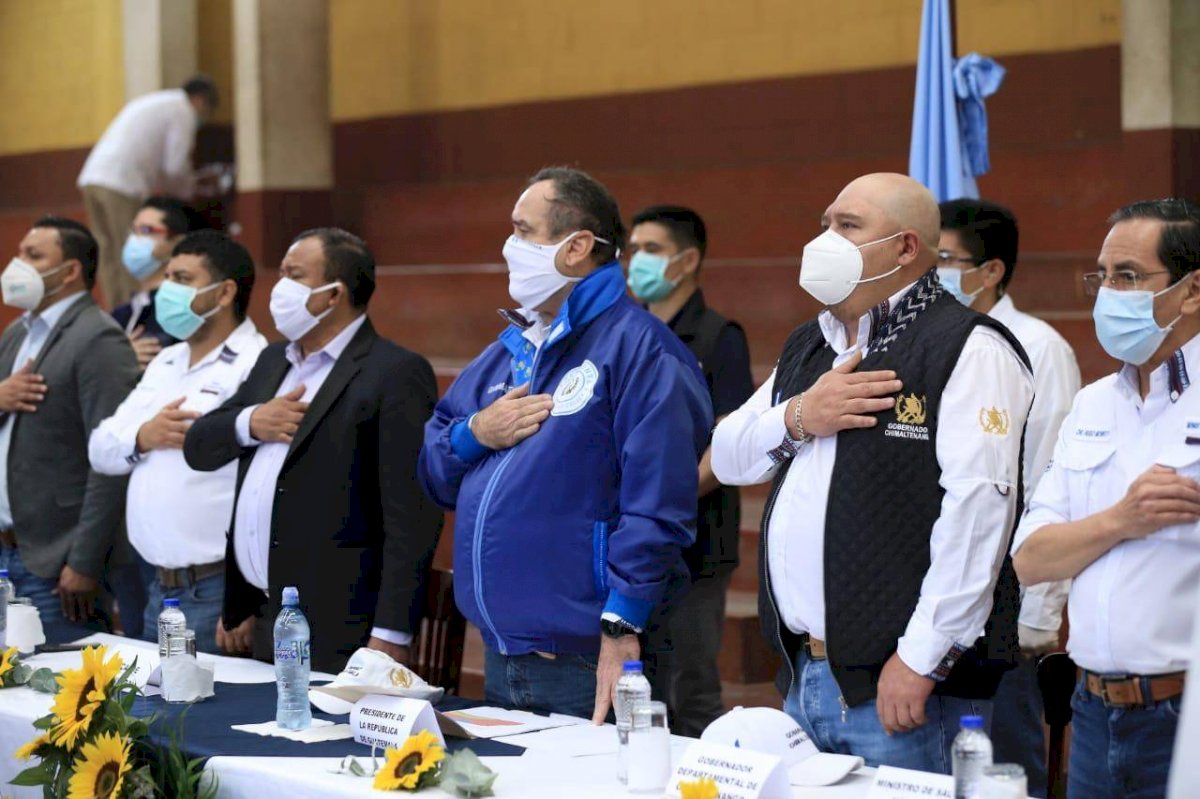 presidente Alejandro Giammattei levanta cordón sanitario en Patzún