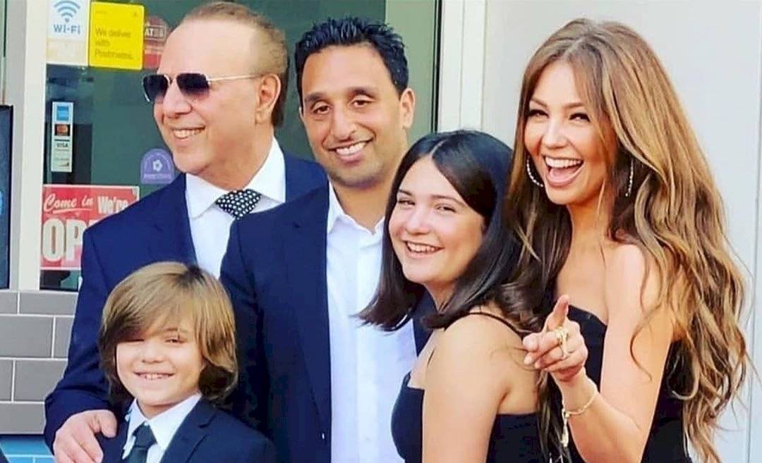 Thalía y sus hijos