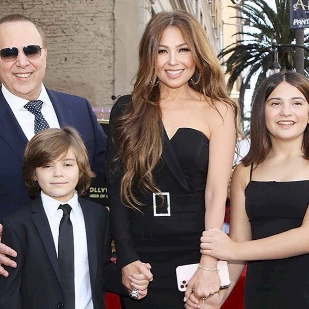 Thalía y sus hijos