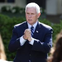 Mike Pence queda atrapado entre Trump y la Constitución