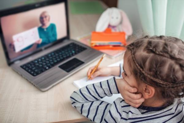 Becas TIC: revisa si eres uno de los beneficiados con un computador gratuito