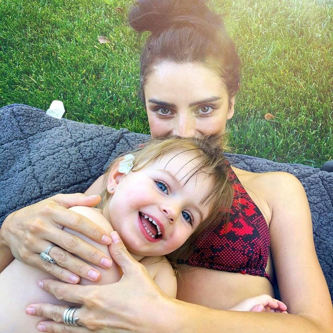 Aislinn Derbez