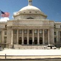 Roban vehículo en los predios del Capitolio