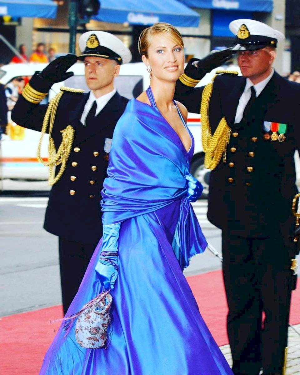 El rojo, el color preferido de la reina Letizia con el que deslumbra en sus outfits