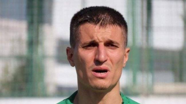 Futbolista turco que asesinó a su hijo de 5 años con síntomas de coronavirus