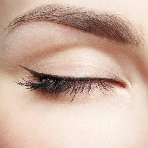 delineado de ojos pequeños