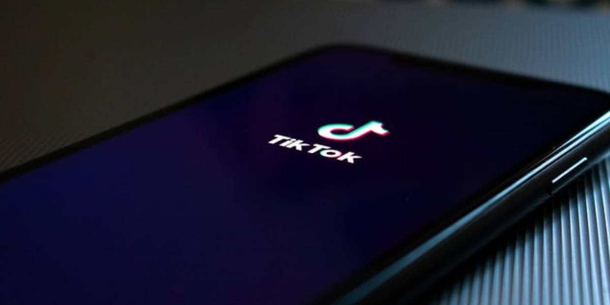 Guía para nosotros que estamos más viejos: cómo agregarle texto a los videos de TikTok