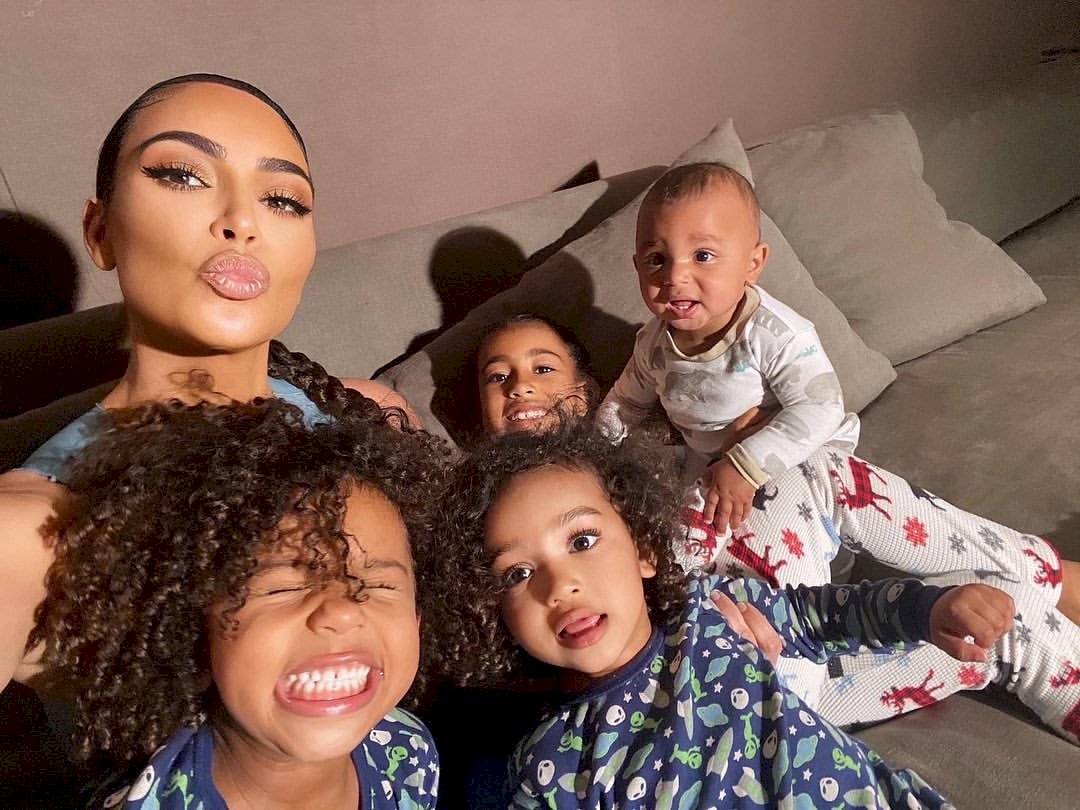 Kim Kardashian y sus hijos