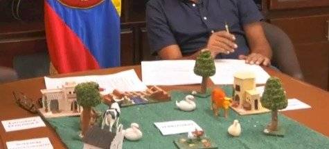 Maqueta con figuritas de pesebre