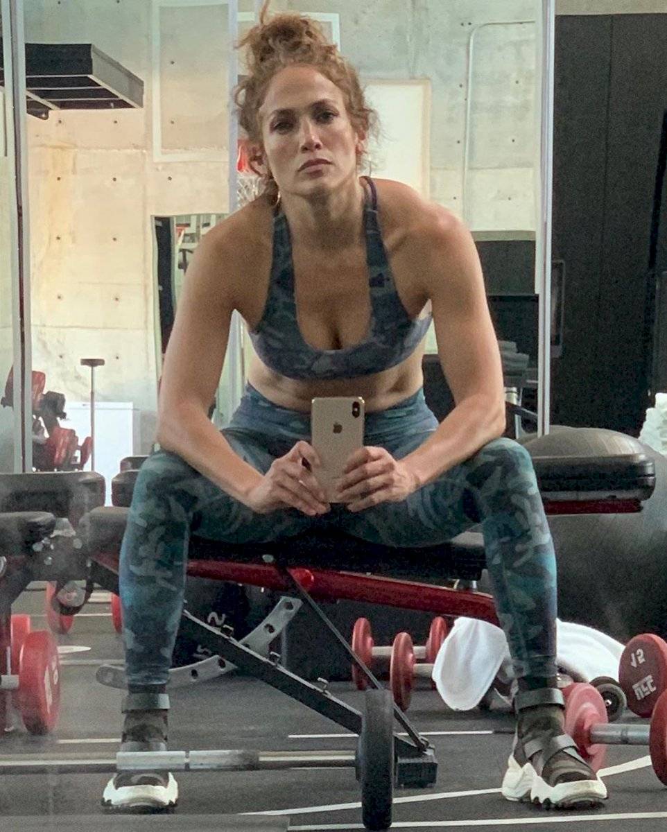 Jennifer Lopez, artista de 50 años, durante la cuarentena