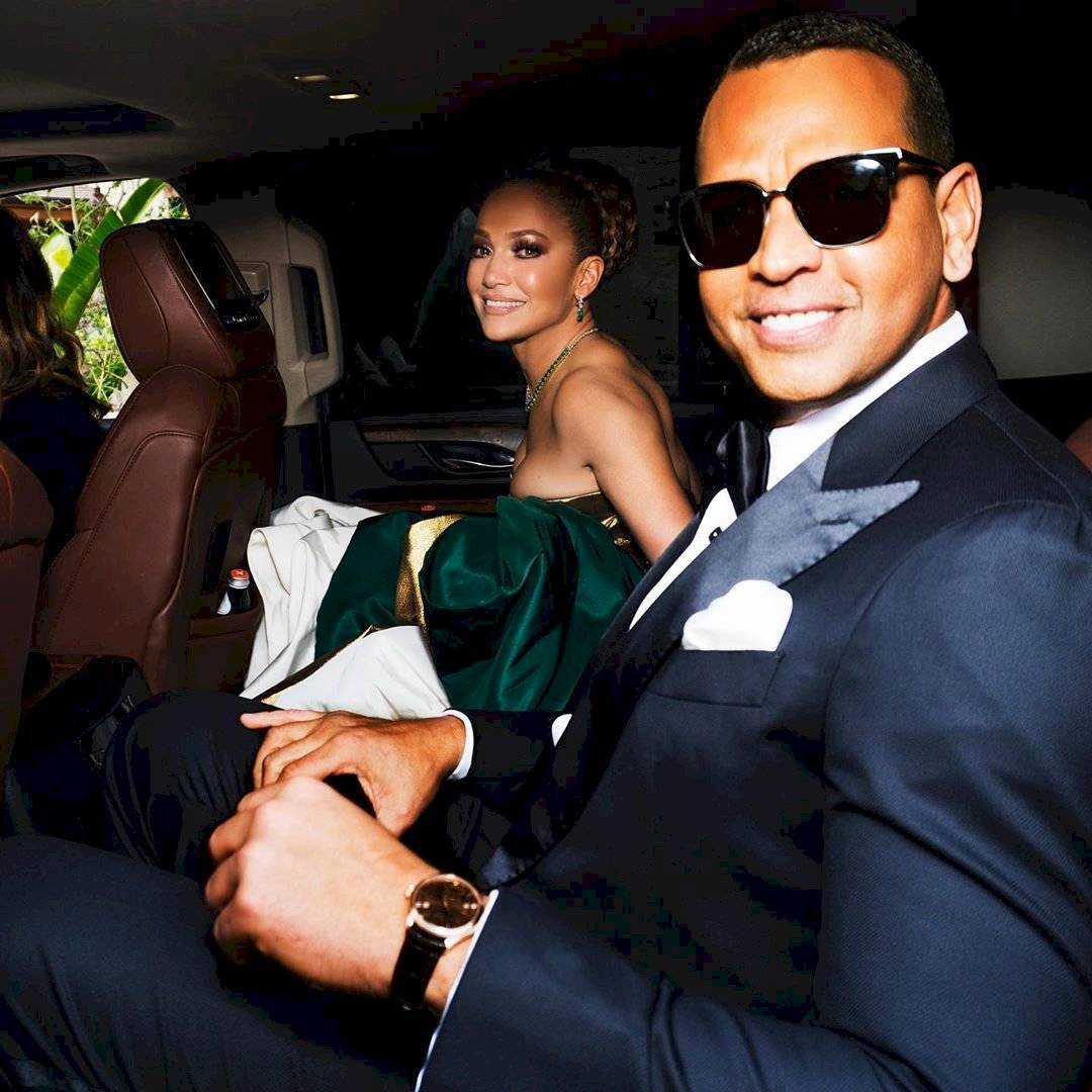 Jennifer Lopez signo Leo