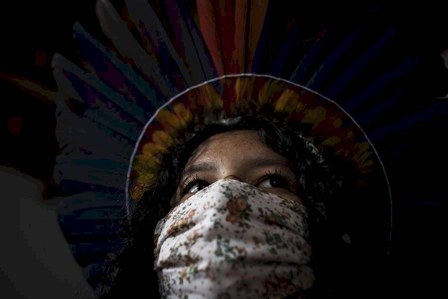 De artesanías a máscaras, cómo los indios Sateré Mawé sobreviven al COVID-19