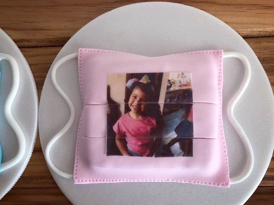 Pasteles en forma de mascarilla
