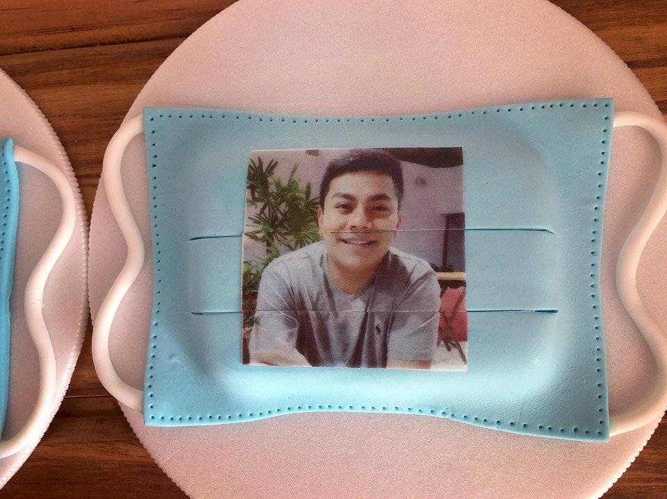 Pasteles en forma de mascarilla